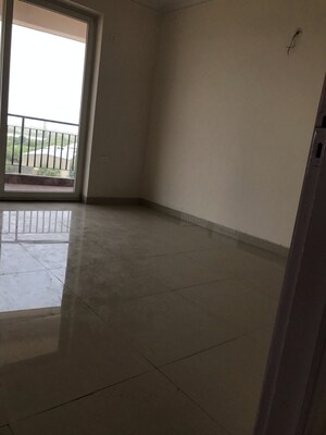 Room in 4 BHK Apartment at Pareena Express Heights, Sector 99 – for Sale