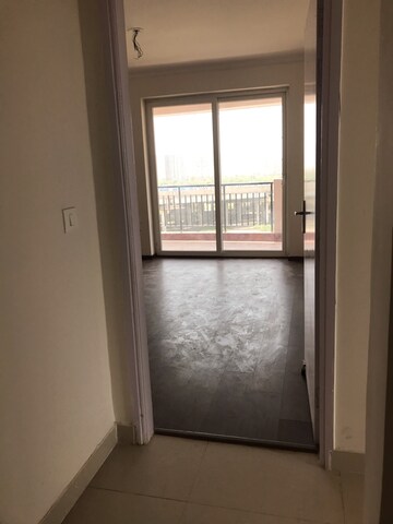 Room in 4 BHK Apartment at Pareena Express Heights, Sector 99 – for Sale