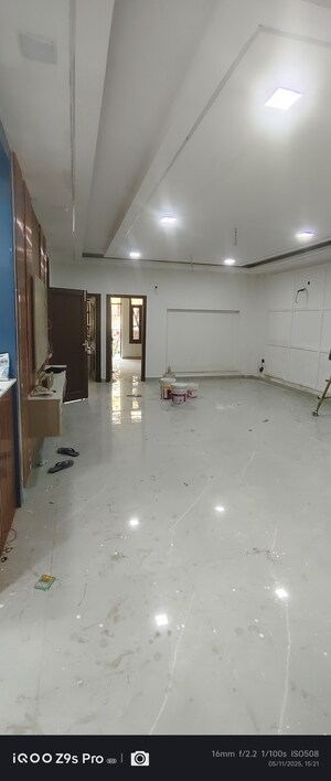 Room in 4 BHK Builder Floor at Srishti Greenfield Homes, Green Fields Colony – for Sale