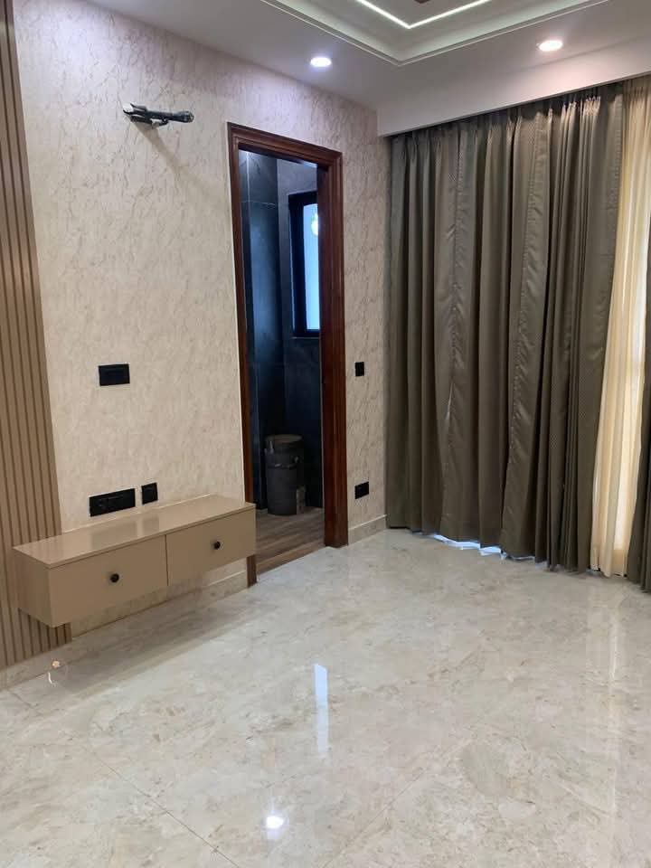 3 BHK Builder Floor For Rent in Saket