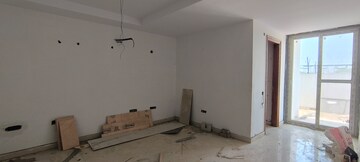 Room in 3 BHK Independent House at BPTP Amstoria Country Floor, Sector 102 – for Rent