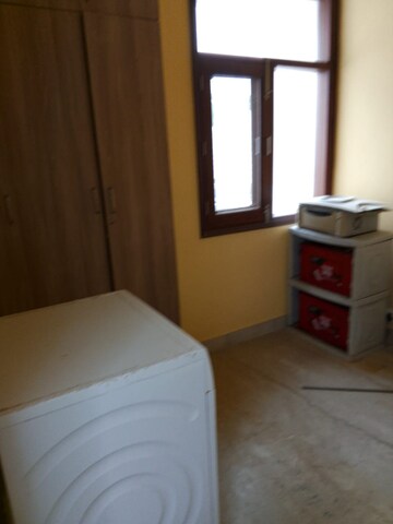 Furnished Amenities in 4 BHK Builder Floor at Jor Bagh – for Rent