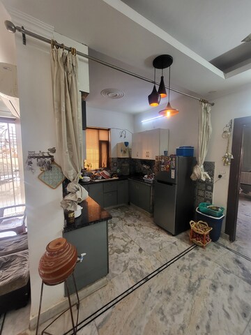 Furnished Amenities in 3 BHK Builder Floor at Srishti Greenfield Homes, Green Fields Colony – for Sale