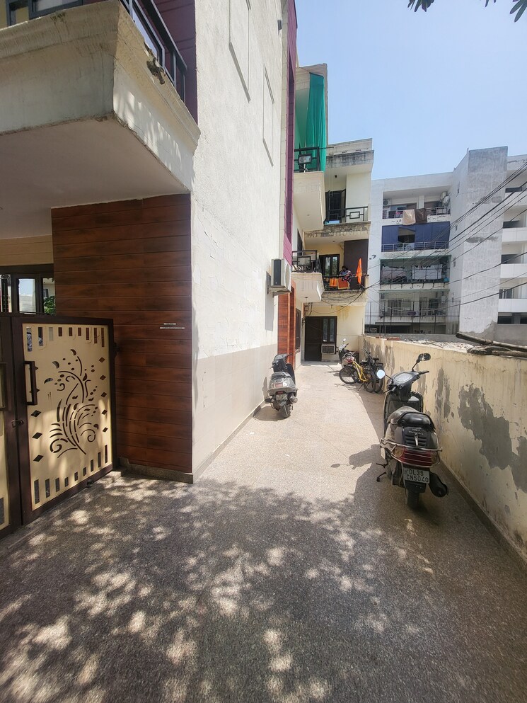 Kitchen, srishti-greenfield-homes 3 Bedroom 220 Sq.Yd. Builder Floor In Green Fields Colony Faridabad 8796039