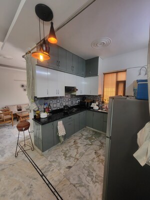 Furnished Amenities in 3 BHK Builder Floor at Srishti Greenfield Homes, Green Fields Colony – for Sale