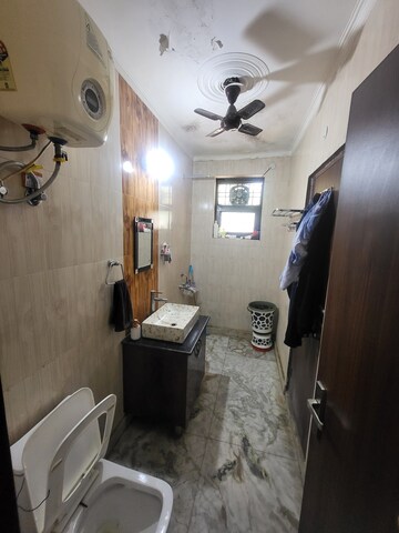 Master Bedroom in 3 BHK Builder Floor at Srishti Greenfield Homes, Green Fields Colony – for Sale