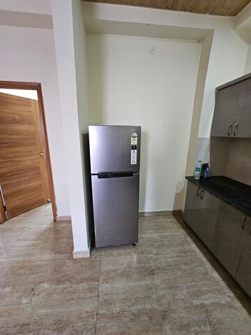 Room in 3 BHK Builder Floor at Sahastradhara Road – for Rent