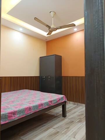 Bedroom in 3 BHK Builder Floor at Sahastradhara Road – for Rent