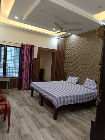 Bedroom in 3 BHK Builder Floor at Sahastradhara Road – for Rent