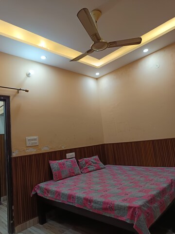 Bedroom in 3 BHK Builder Floor at Sahastradhara Road – for Rent