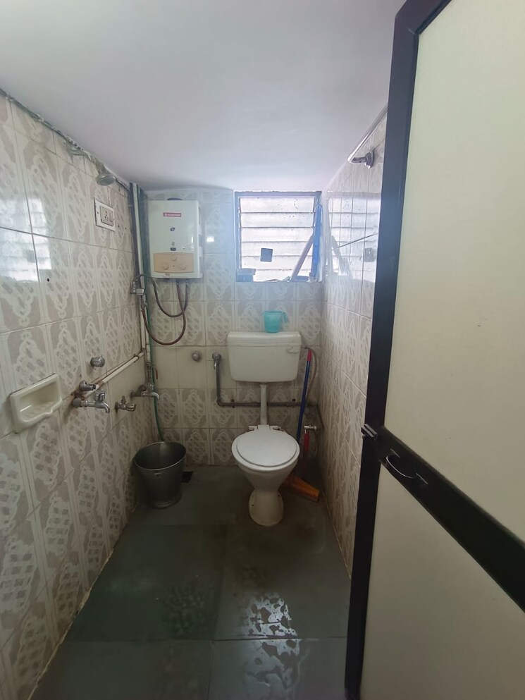 Bathroom, runwal-nagar-chs 1 Bedroom 450 Sq.Ft. Apartment In Runwal Nagar Thane 8796065