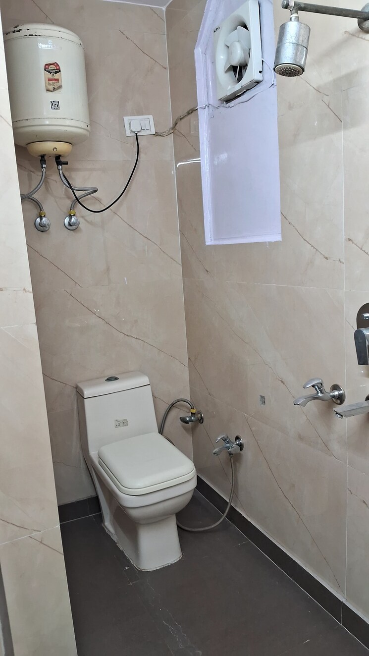 Master Bedroom, rajouri garden 4 Bedroom 290 Sq.Yd. Builder Floor In Rajouri Garden Delhi 8796107