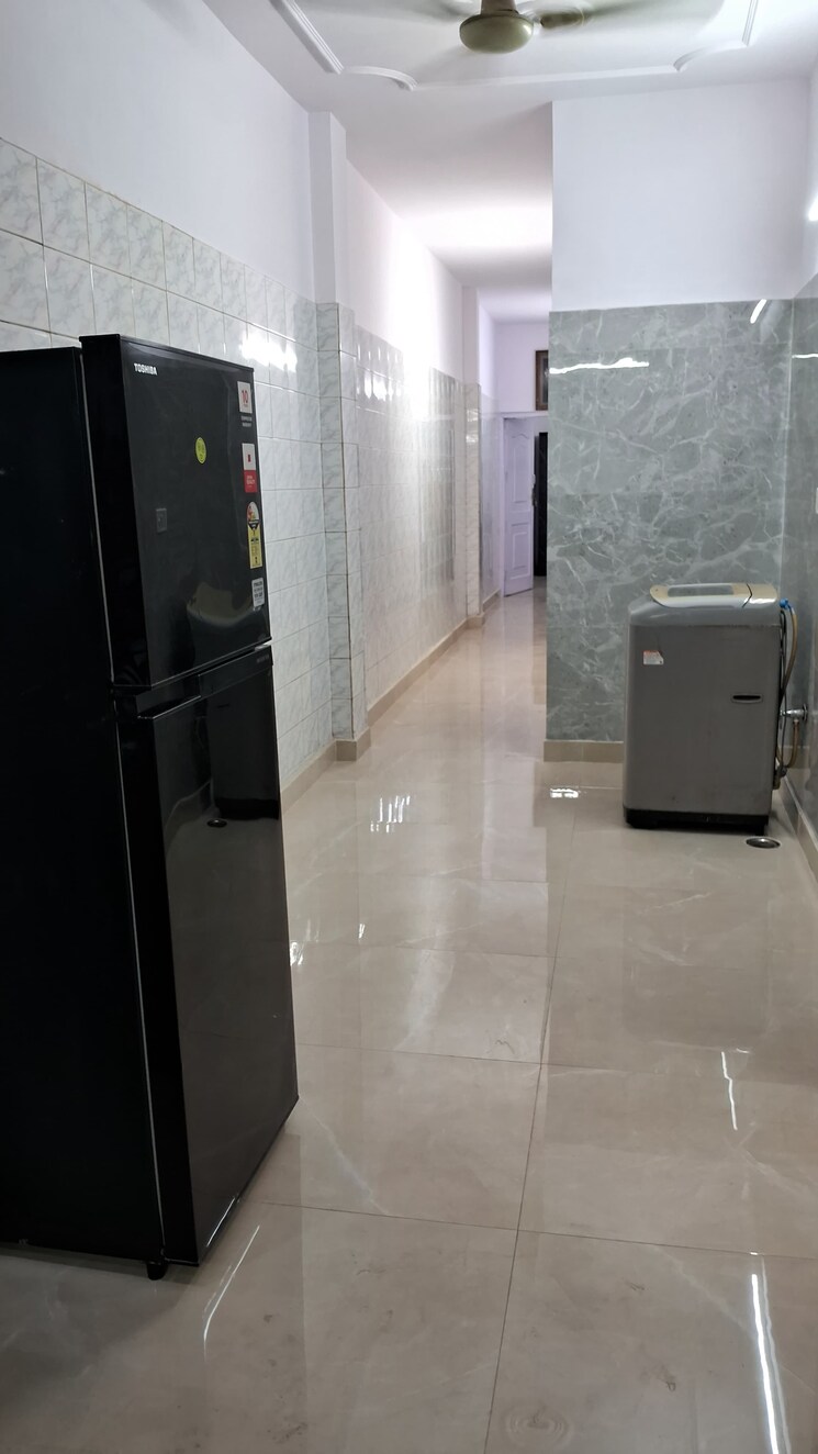 Bathroom, rajouri garden 4 Bedroom 290 Sq.Yd. Builder Floor In Rajouri Garden Delhi 8796107