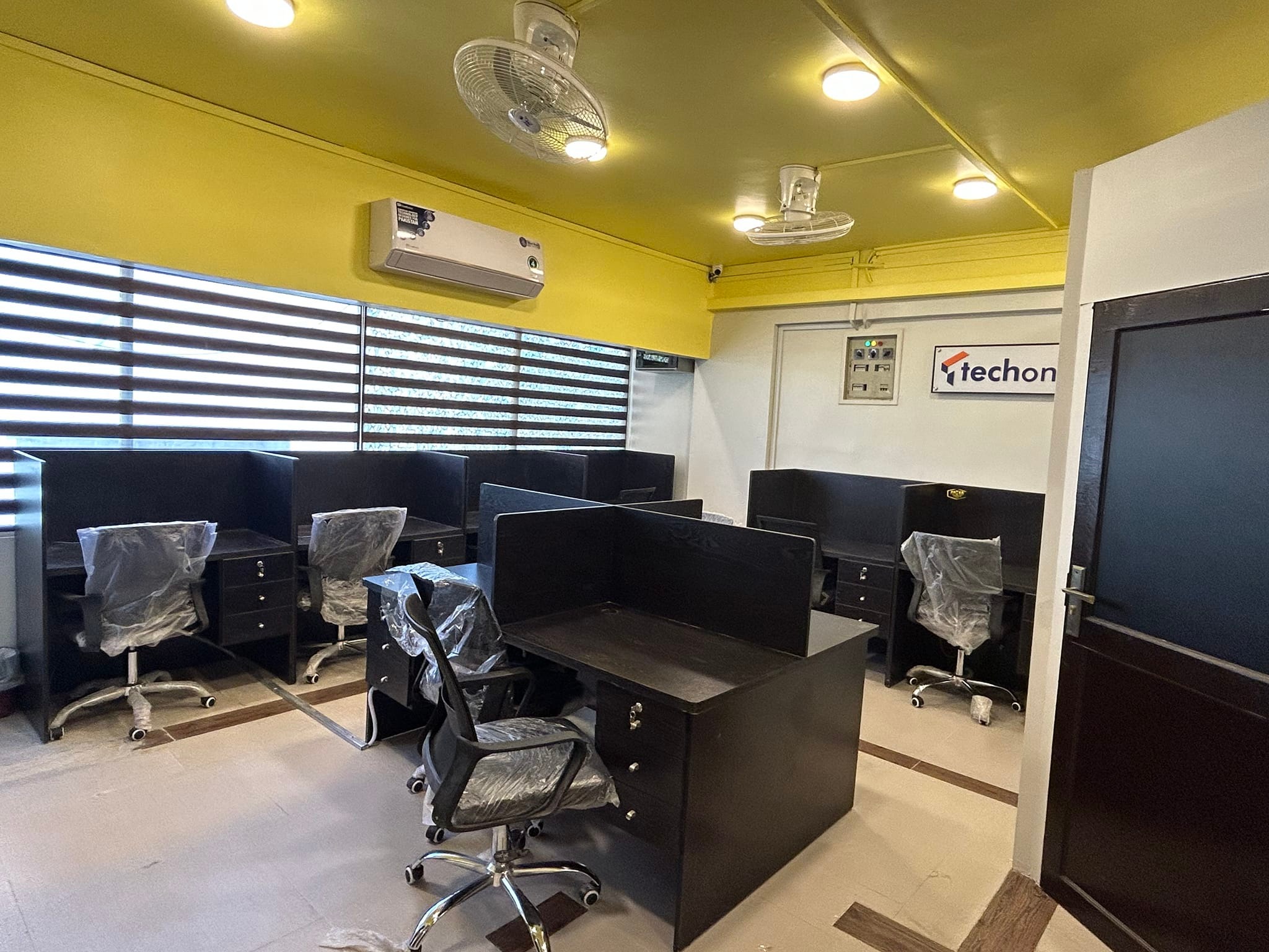 Office Space For Rent in New Palasia