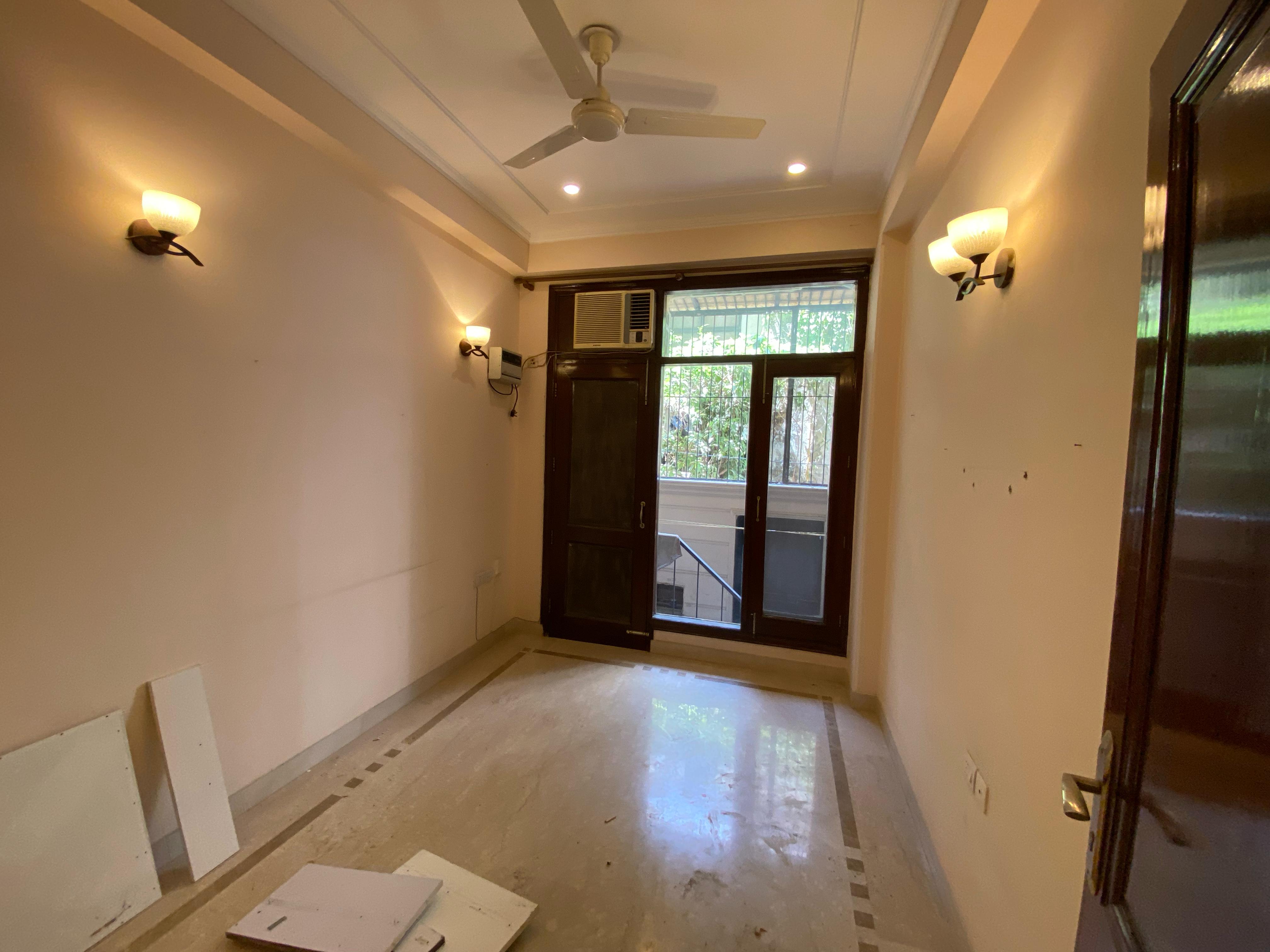 3 BHK + Servant Room Builder Floor For Rent in Safdarjung Enclave