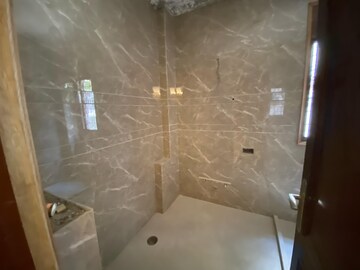 Bathroom in 3 BHK Builder Floor at Safdarjung Enclave – for Rent