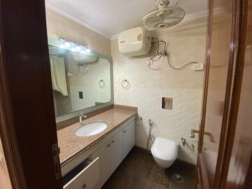 Bathroom in 3 BHK Builder Floor at Safdarjung Enclave – for Rent