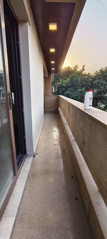 Balcony in 4 BHK Builder Floor at Safdarjung Enclave – for Rent