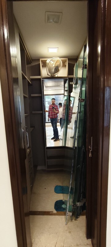 Building Lobby in 4 BHK Builder Floor at Safdarjung Enclave – for Rent
