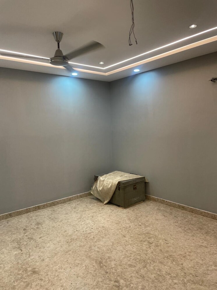 Room, tagore garden 2.5 Bedroom 900 Sq.Ft. Builder Floor In Tagore Garden Delhi 8796186