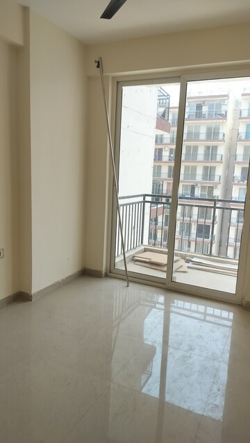 Room in 3 BHK Apartment at ROF Aalayas Phase 2, Sector 102 – for Rent
