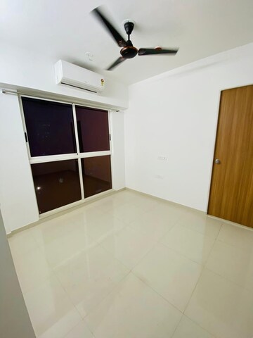Room in 2 BHK Apartment at Lodha Codename Premier, Dombivli East – for Rent