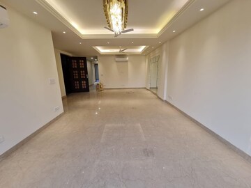 Room in 4 BHK Builder Floor at Safdarjung Enclave – for Rent