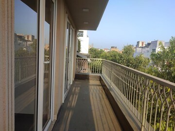 Balcony in 4 BHK Builder Floor at Safdarjung Enclave – for Rent