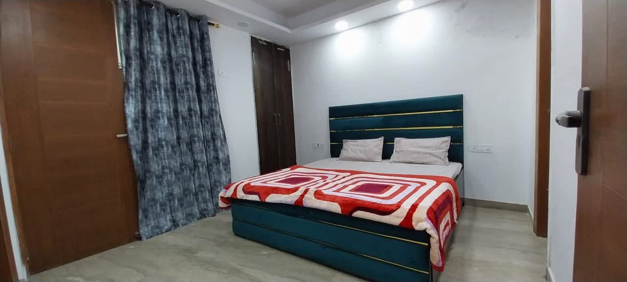 1 BHK Builder Floor For Rent in Saket