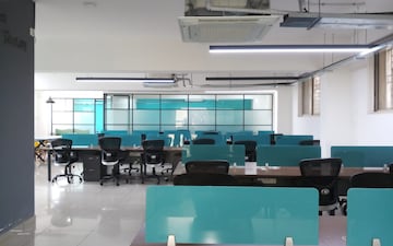 Showroom For Sale in Hrbr Layout