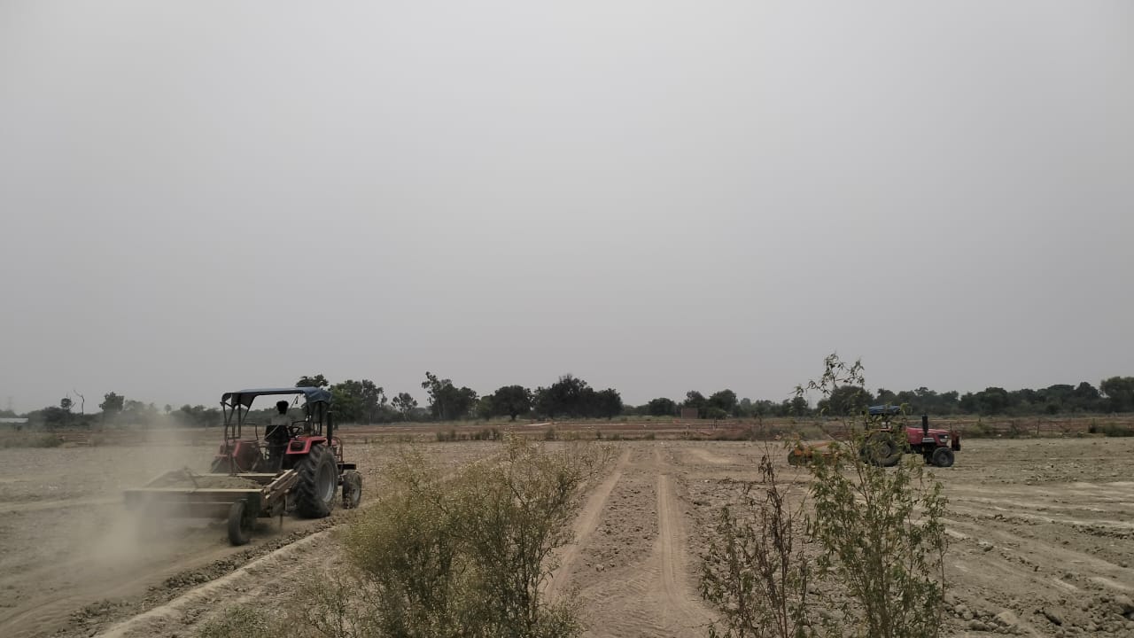 Plot For Sale in Deva Road Ramswaroop Univ