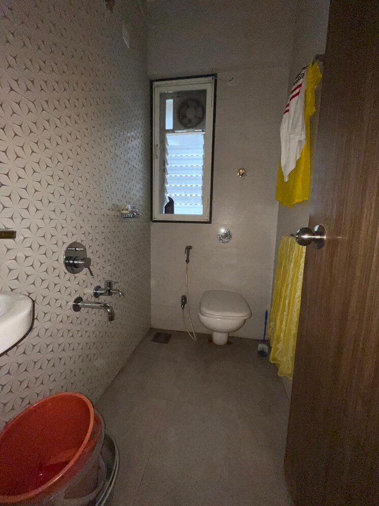 Bathroom, gokhale-manik 3 Bedroom 1670 Sq.Ft. Apartment In Prabhat Road Pune 8796199