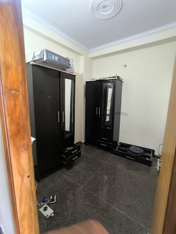 Room in 3 BHK Builder Floor at Green Fields Colony – for Rent