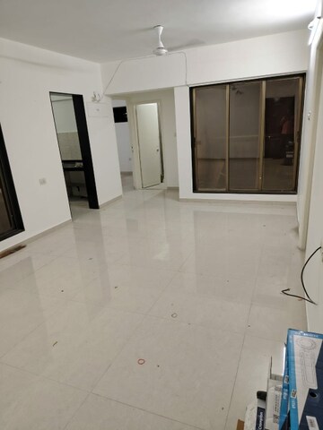 Room in 2 BHK Apartment at Gurudev Silver Heights, Mulund West – for Rent