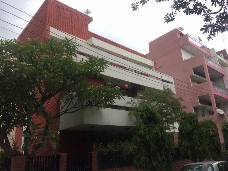 Exterior View, east of kailash 2 Bedroom 200 Sq.Yd. Builder Floor In East Of Kailash Delhi 8796271