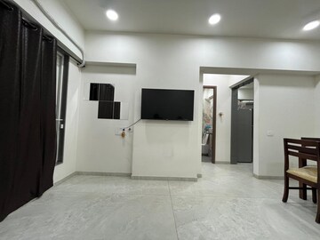 2 BHK Apartment For Sale in Raheja Atlantis, Lower Parel