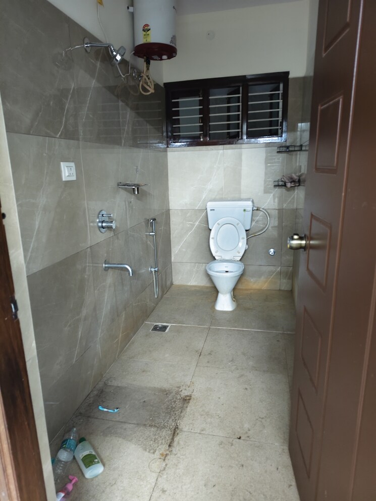 Bathroom, indiranagar 2 Bedroom 1000 Sq.Ft. Builder Floor In Indiranagar Bangalore 8796276