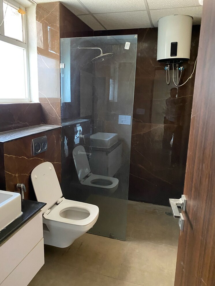 Master Bedroom, maya-green-lotus-saksham 3 Bedroom 1346 Sq.Ft. Apartment In International Airport Road Zirakpur 8796297