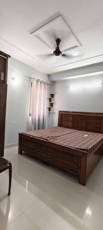 Bedroom in 5 BHK Builder Floor at Sector 45 – for Rent