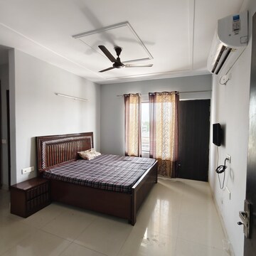 Bedroom in 5 BHK Builder Floor at Sector 45 – for Rent