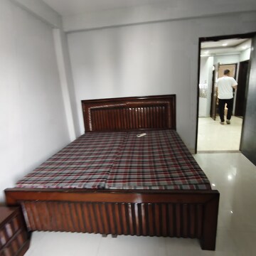 Bedroom in 5 BHK Builder Floor at Sector 45 – for Rent