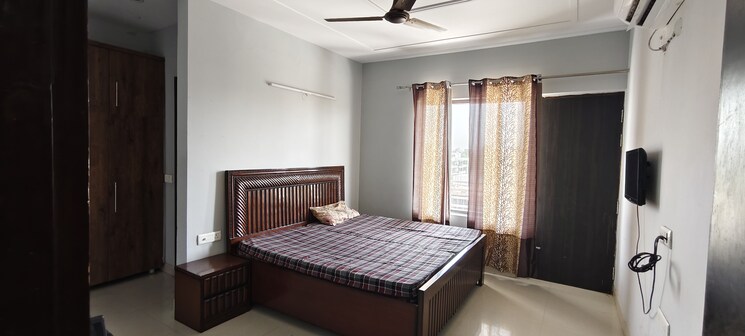 Bedroom, sector 45 5 Bedroom 2700 Sq.Ft. Builder Floor In Sector 45 Gurgaon 8796340
