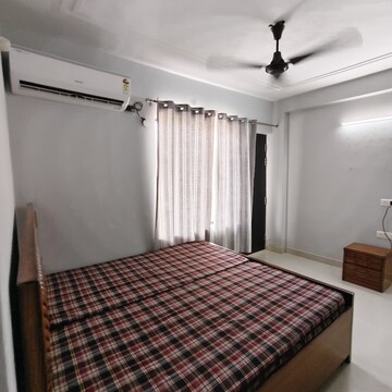 Bedroom in 5 BHK Builder Floor at Sector 45 – for Rent