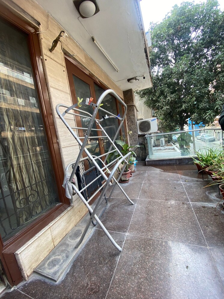 Master Bedroom, greater kailash 3 Bedroom 200 Sq.Yd. Builder Floor In Greater Kailash Delhi 8796330