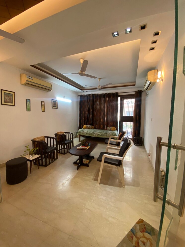 Master Bedroom, greater kailash 3 Bedroom 200 Sq.Yd. Builder Floor In Greater Kailash Delhi 8796330