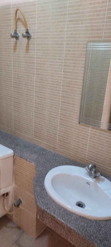 Bathroom in 3 BHK Builder Floor at Rps Palms, Sector 88 – for Rent