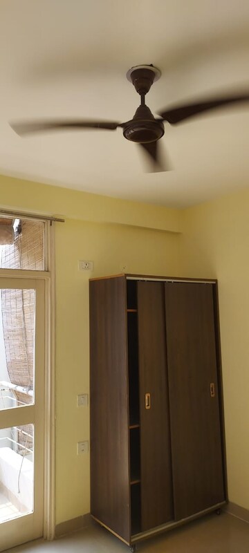 Bedroom in 3 BHK Builder Floor at Rps Palms, Sector 88 – for Rent