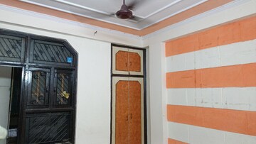 Room in 1 BHK Builder Floor at Vaishali Sector 5 – for Rent