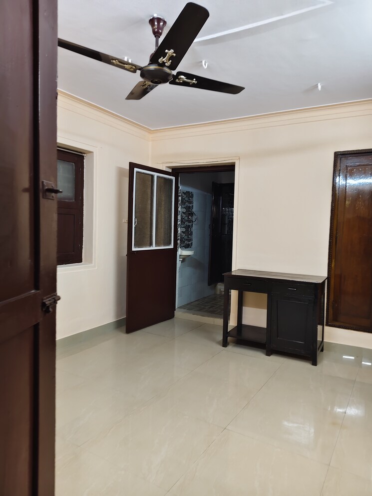 Room, halasuru 1 Bedroom 500 Sq.Ft. Builder Floor In Halasuru Bangalore 8796354