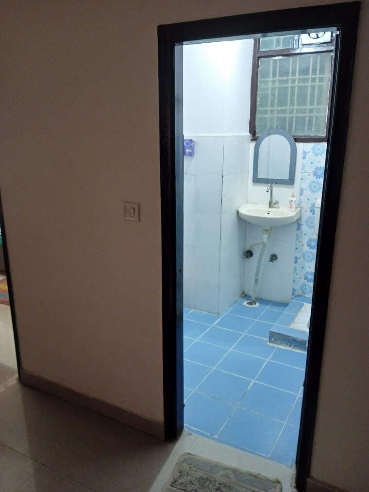 Bathroom, rwa-apartments-sector-53 3 Bedroom 1230 Sq.Ft. Apartment In Sector 53 Noida 8796392